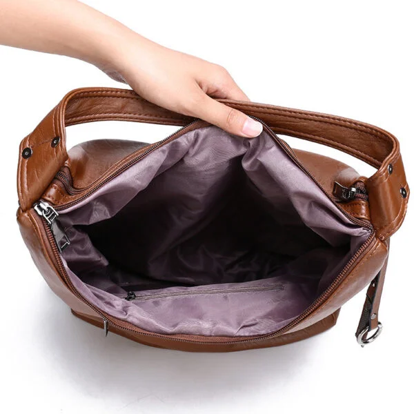 Soft leather shoulder bag - Image 7