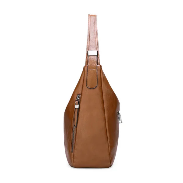 Soft leather shoulder bag - Image 4