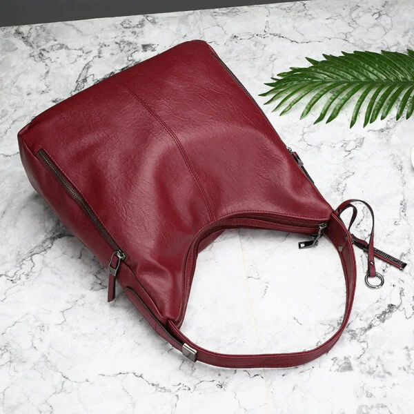 Soft leather shoulder bag - Image 2